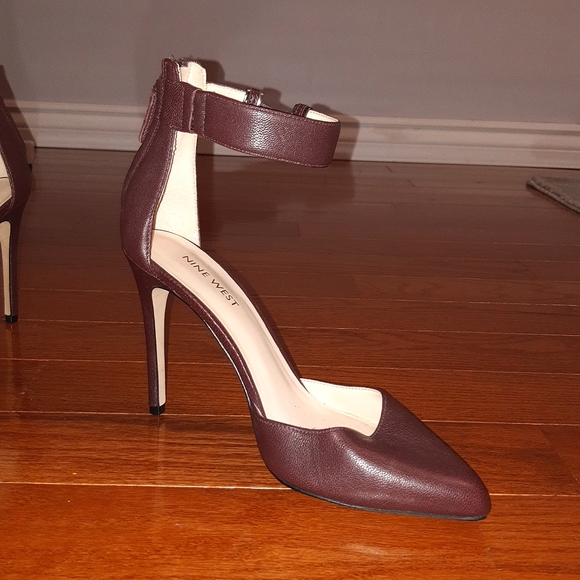 Maroon High Heels - Picture 2 of 3
